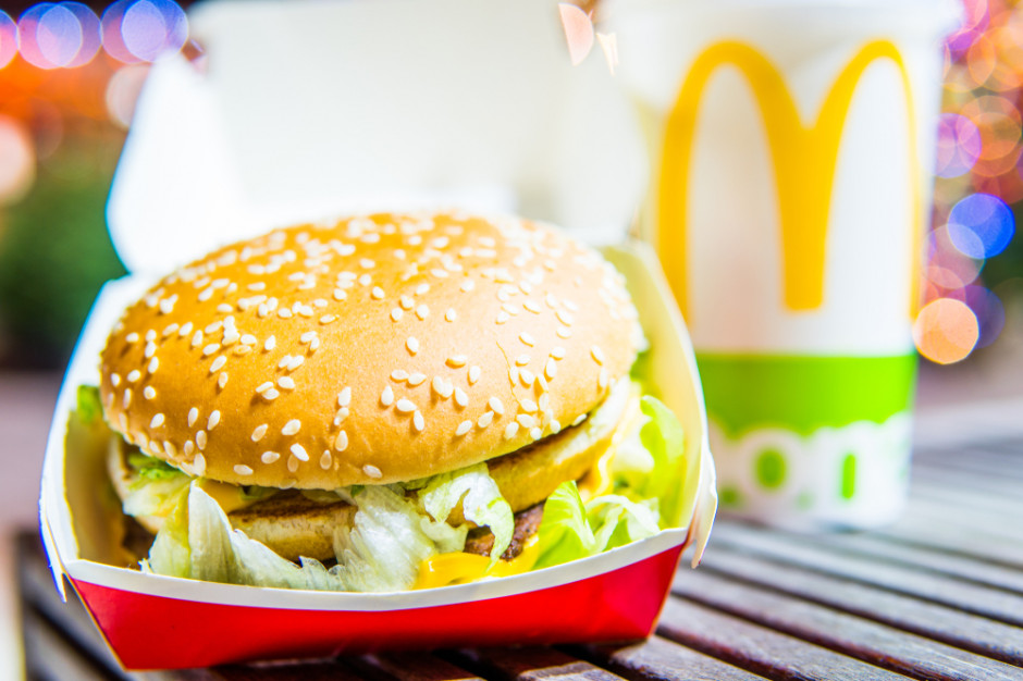 McDonald's wyeliminuje konserwanty i sztuczne barwniki z burgerów