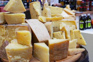 Kuchnie świata i lokalne produkty podczas Jarmarku Produktów Regionalnych w Blue City 