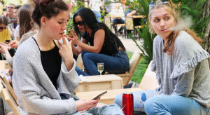 W Szwecji wchodzi zakaz palenia tytoniu w ogródkach kawiarnianych