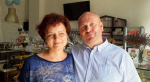 Były szef CBA otworzył wraz z żoną cukiernię z mołdawskimi przysmakami