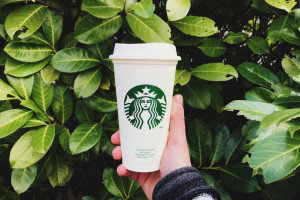 Starbucks: Sprzedaż napojów we własnym kubku dwukrotnie wzrosła 