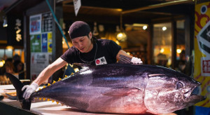 Właściciel japońskiej sieci restauracji wylicytował 276-kg tuńczyka za blisko 2 mln dol.