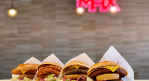 MAX Premium Burgers wprowadza Smokey Chipotle