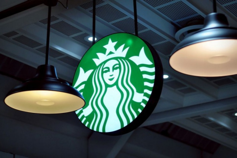 Kawiarnie Starbucks otwarte, na razie w formacie na wynos