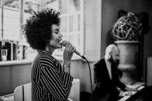 Zoni zaprasza na Jazz & Wine – cykl letnich koncertów połączonych z degustacją win