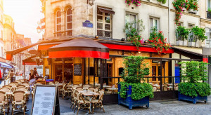 Paryż: od wtorku zamknięte bary, restauracje otwarte pod pewnymi warunkami...
