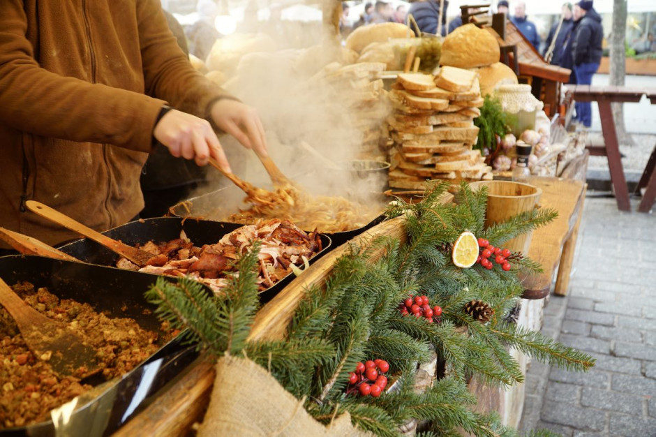 Kraków wspiera gastronomię, handel i usługi. Uruchamia interaktywną mapę z ofertą świąteczną