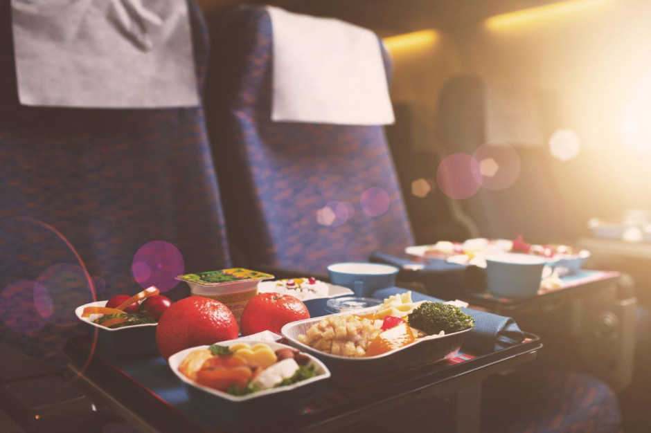 Japan Airlines: rezygnując z posiłku na pokładzie, można ograniczać marnowania żywności