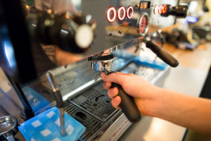 Barista: efektywne porządki w kawiarni gwarancją lepszej kawy