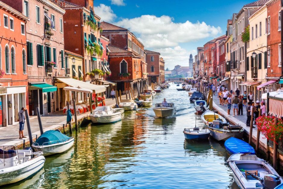 Turyści zalali Wenecję