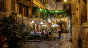 Rzym: Restauratorzy wyczekują zniesienia godziny policyjnej