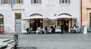 Włochy: Przy stole w restauracji mogą siedzieć tylko cztery osoby