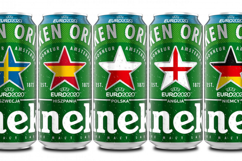 Euro 2020: Piłkarz schował butelkę Heinekena pod stołem