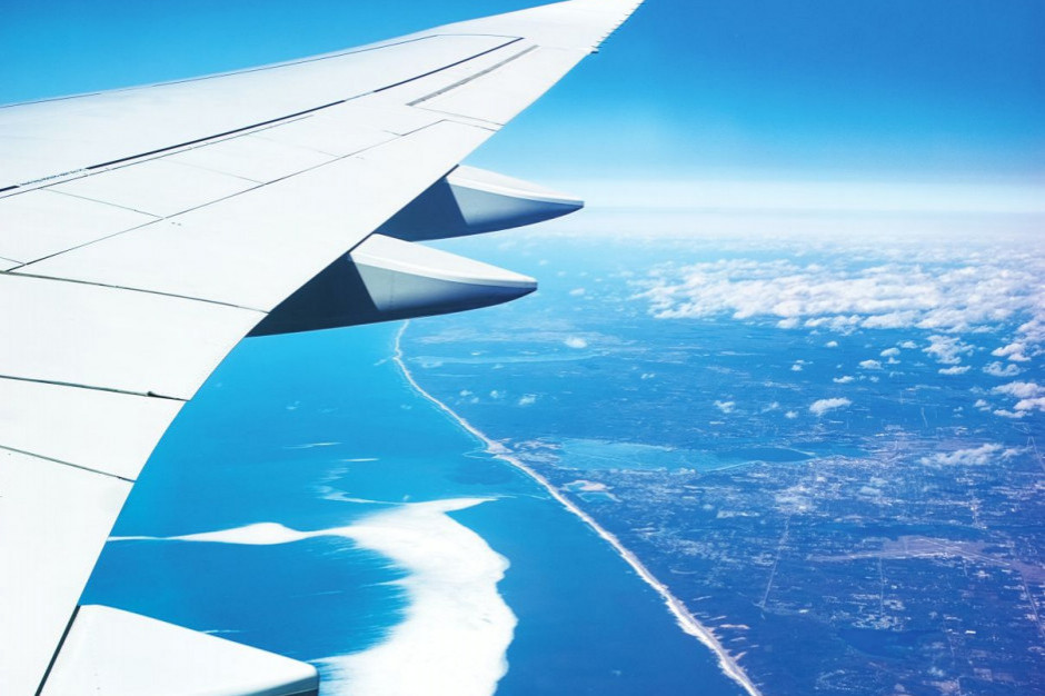 Podróże lotnicze i turystyka w Europie zaczynają się odradzać