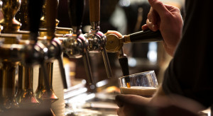 Irlandia: Puby i restauracje przyjmują gości z certyfikatem. Co jeszcze trzeba okazać?