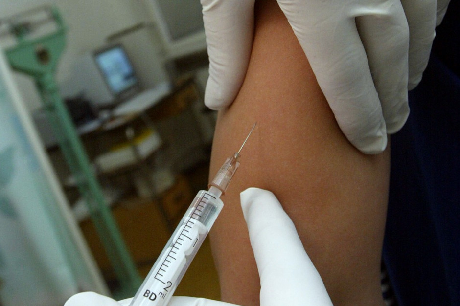 MZ: W Polsce w pełni zaszczepionych jest prawie 17 mln osób