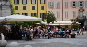 Przez Green Pass we Włoszech większe kolejki przed restauracjami