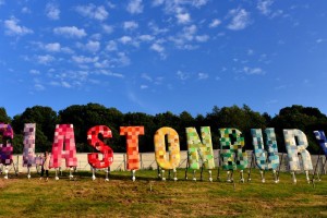Glastonbury: po festiwalu groźny poziom narkotyków w rzece