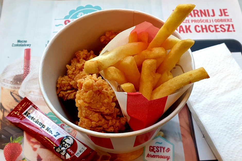Kubełek 2022: ile kosztuje hit KFC na imprezę sylwestrową?