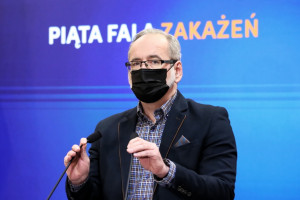 Gastronomia i hotele tylko z paszportem covidowym? Niedzielski odpowiada