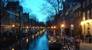 Holandia kończy z obostrzeniami: otworzy dyskoteki, a restauracje będą czynne do późna w nocy