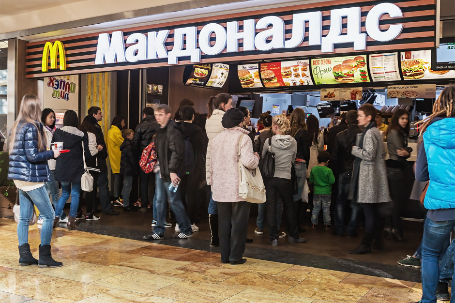 McDonald’s nareszcie zamyka wszystkie swoje restauracje w Rosji