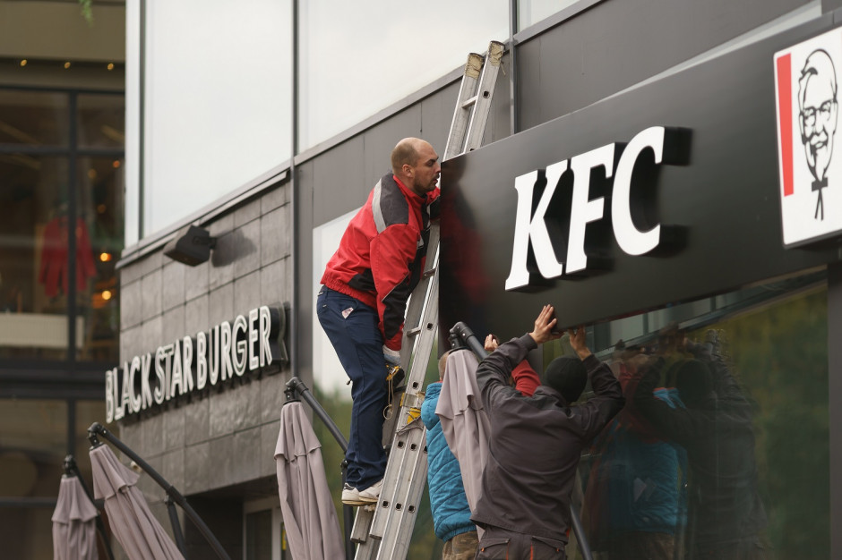 AmRest rozpoczął proces zawieszenia działalności KFC i Pizza Hut w Rosji