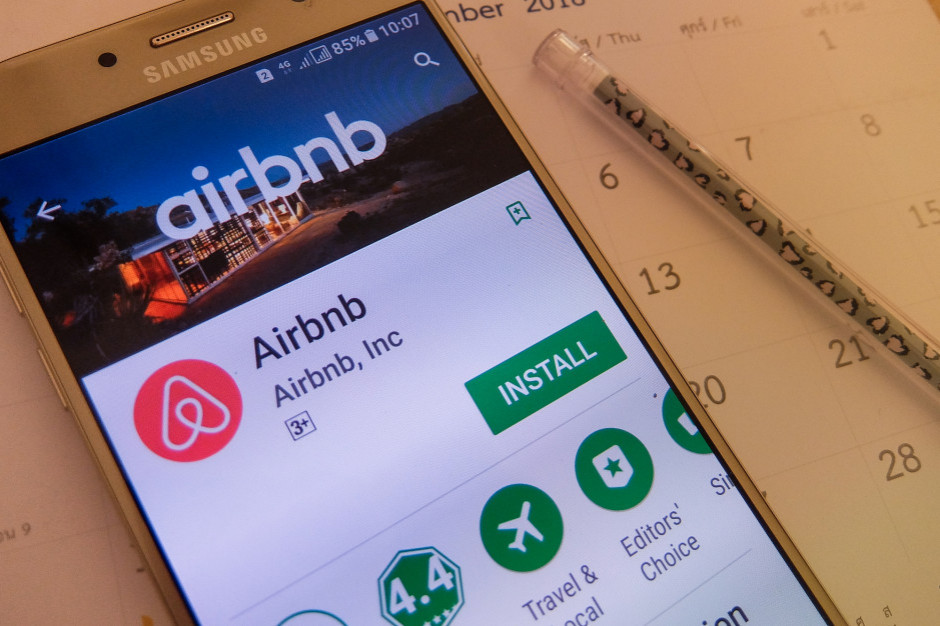 Airbnb pomaga znaleźć schronienie dla uchodźców z Ukrainy