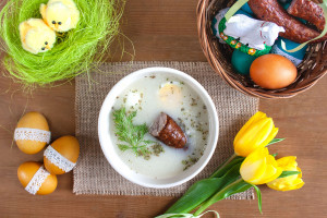 Tradycje Wielkanocne: Co Polacy robią i jedzą w święta?
