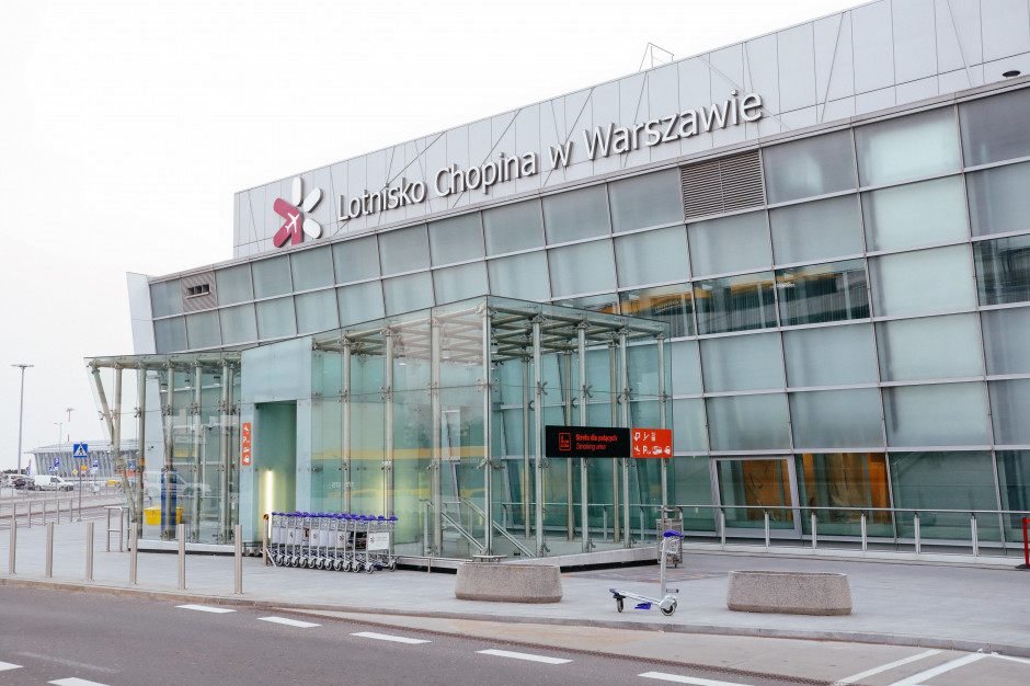 Ruch na lotniskach w Polsce: w 2021 r. o 35 proc. więcej pasażerów niż rok wcześniej