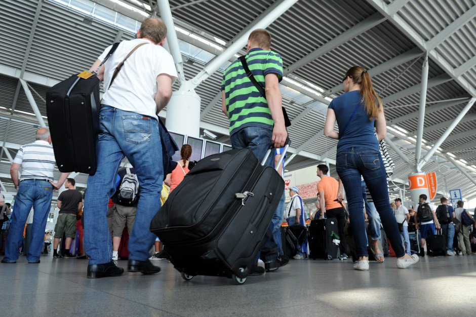 Europejskie lotniska przeżywają oblężenie. Problemy w Amsterdamie, Londynie, Frankfurcie i Paryżu
