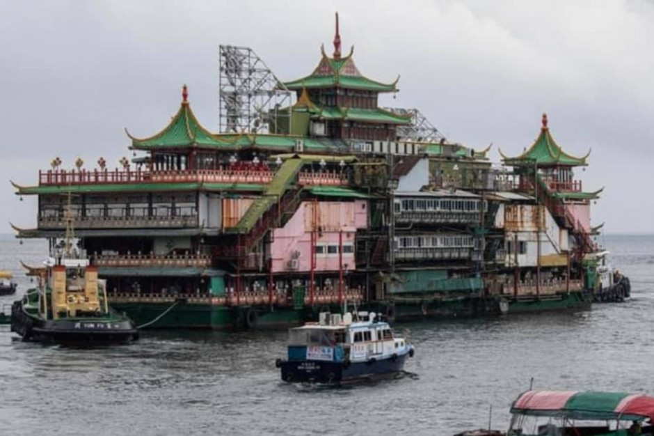 Słynna pływająca restauracja z Hongkongu zatonęła na Morzu Południowochińskim