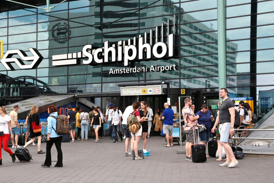 LOT reaguje na problemy lotniska w Amsterdamie. Niektóre loty w lipcu i sierpniu odwołane