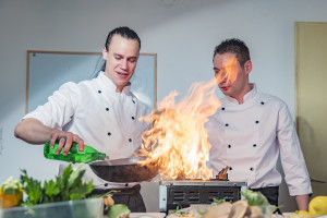 Ponad 30 proc. urazów w branży HoReCa ma miejsce w wakacje