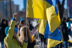 Już 358 tys. obywateli Ukrainy znalazło pracę w Polsce. Najwięcej ofert w handlu i turystyce