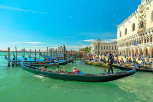 Służby wykryły w Wenecji cztery łodzie niedaleko placu św. Marka, które funkcjonowały niemal jako pensjonat