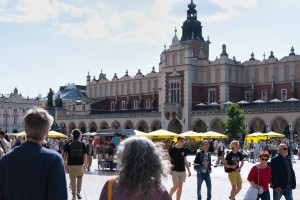 Przed pandemią hotele w Polsce odwiedzało ponad 23 mln turystów. Ilu teraz?