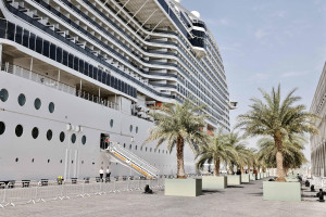 Mundial 2022: Pływający hotel na 6700 gości przycumował w Doha w Katarze