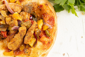 Garden Gourmet: Pizzerina z wegańskim klopsikiem i calzone z filecikami roślinnymi
