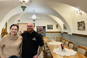 Tydzień Kuchni Polskiej w ''Międzywojennej'' w Pszczynie. Ela i Łukasz zapraszają na szpajzę i kopę