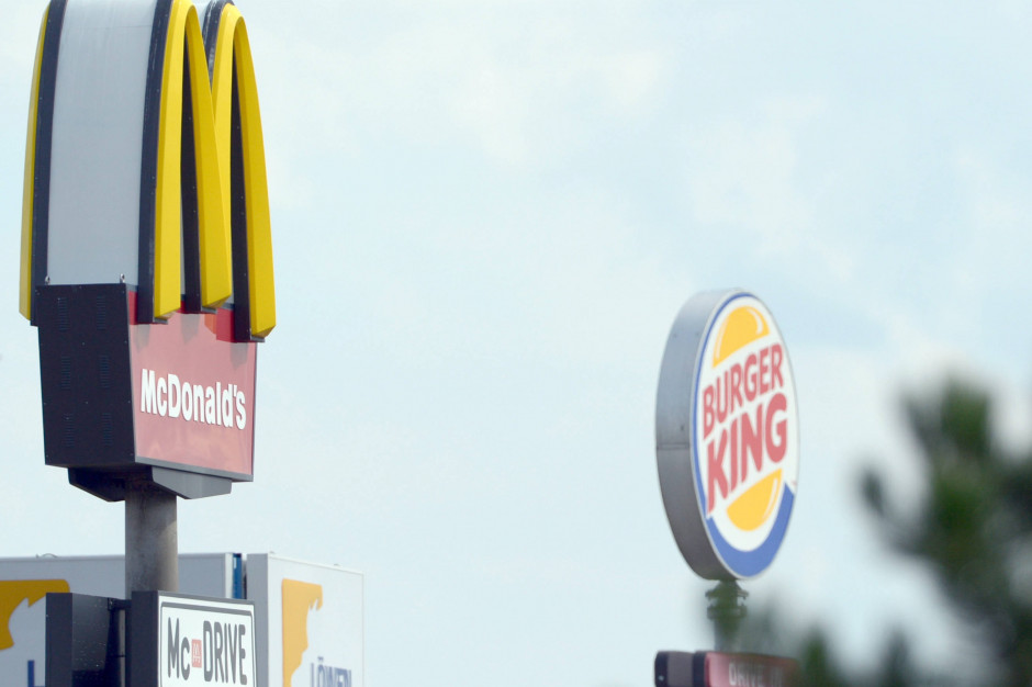 Inflacja wpływa na ruch w fast foodach. Sieci z dwucyfrowymi spadkami
