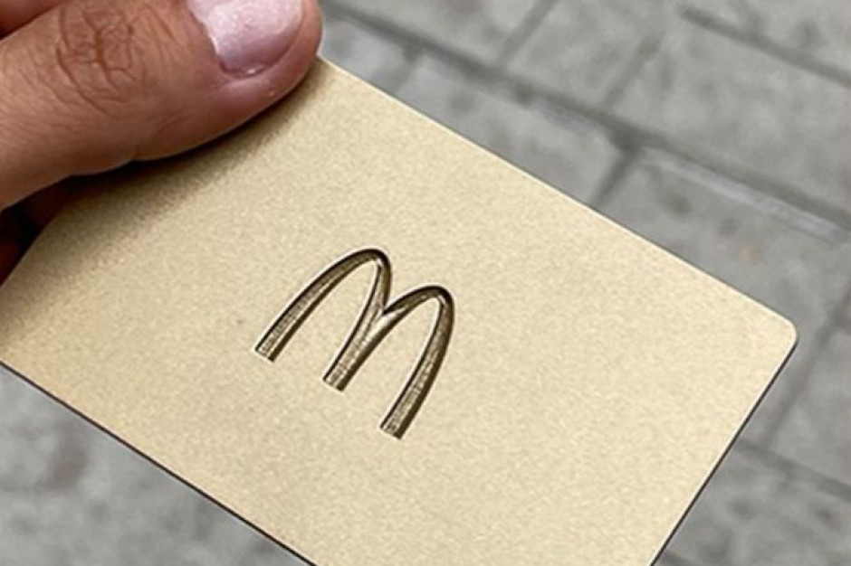 Jedzenie w McDonald’s za darmo. Jak zdobyć złotą kartę?