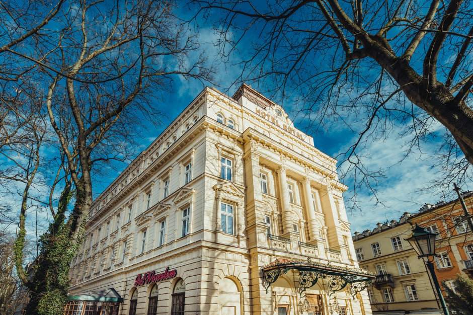 Zabytkowy Hotel Royal w Krakowie ma nową fasadę. W przyszłości będzie działał pod szyldem Le Méridien