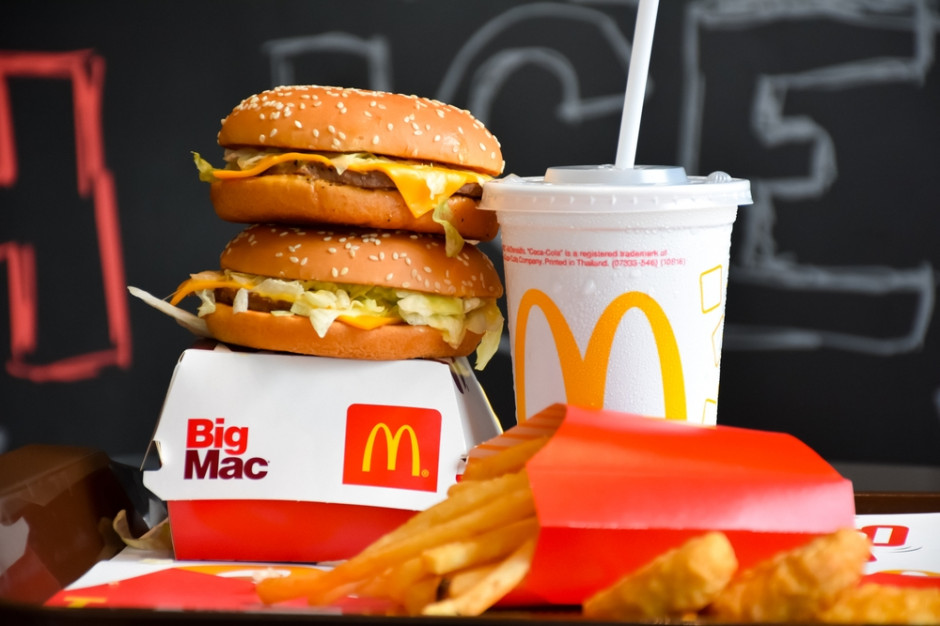 Ile kalorii mają frytki, kanapki, desery i napoje w McDonald's?