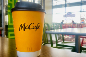 Czy McDonald's jest otwarty w majówkę?