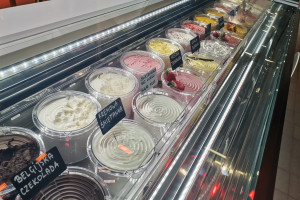 AKO rozwija produkcję lodów gelato na dużą skalę (WIDEO)