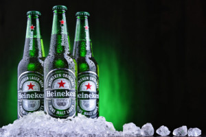 Heineken przeprasza i przyznaje, że nadal działa w Rosji