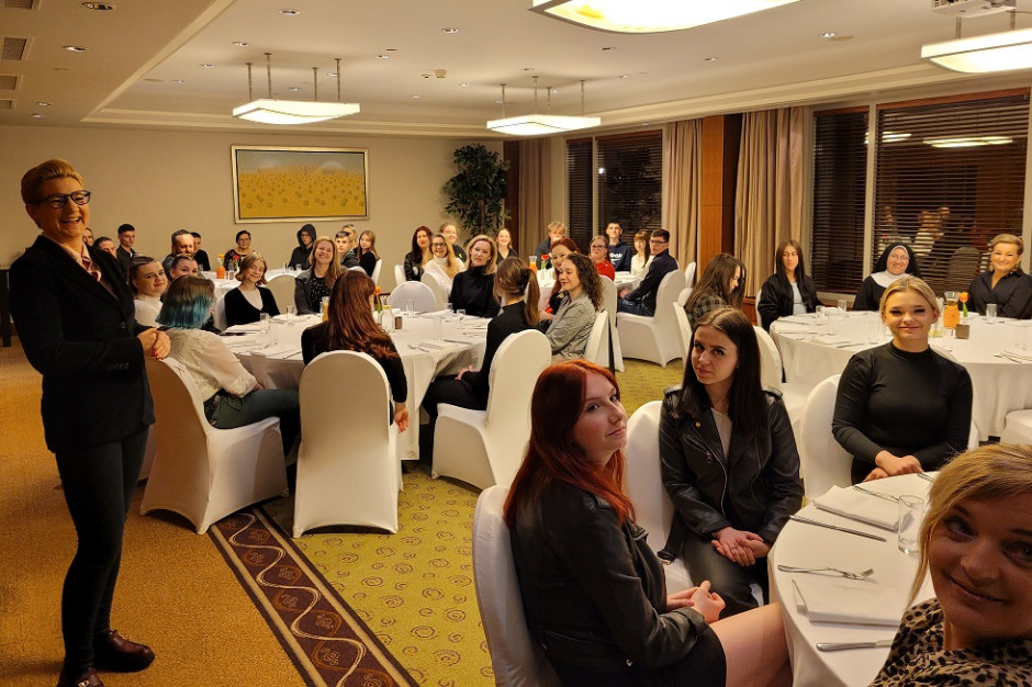 Polski Holding Hotelowy wspiera SamoDZIELNYCH i zachęca do kariery zawodowej w branży hotelarskiej