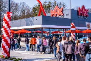 MAX Burgers w Łodzi otworzy się 18 kwietnia. Od której serwować będą burgery?
