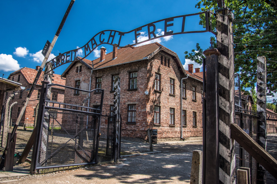 Budka z lodami obok obozu Auschwitz II-Birkenau. "Wstydliwy problem” ma zostać rozwiązany